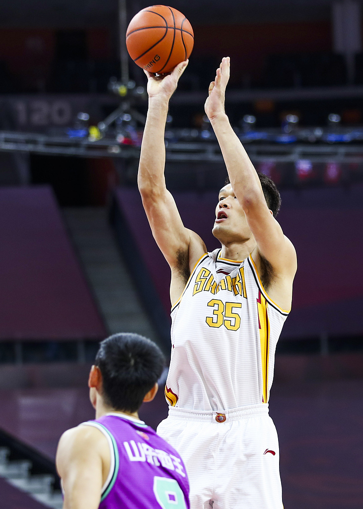 巴塞罗那训练开放日,今晚外线爆发引观众欢呼,CBA季后赛在即,更衣室氛围转暖 巴塞罗那训练开放日,今晚外线爆发引观众欢呼,CBA季后赛在即,更衣室氛围转暖