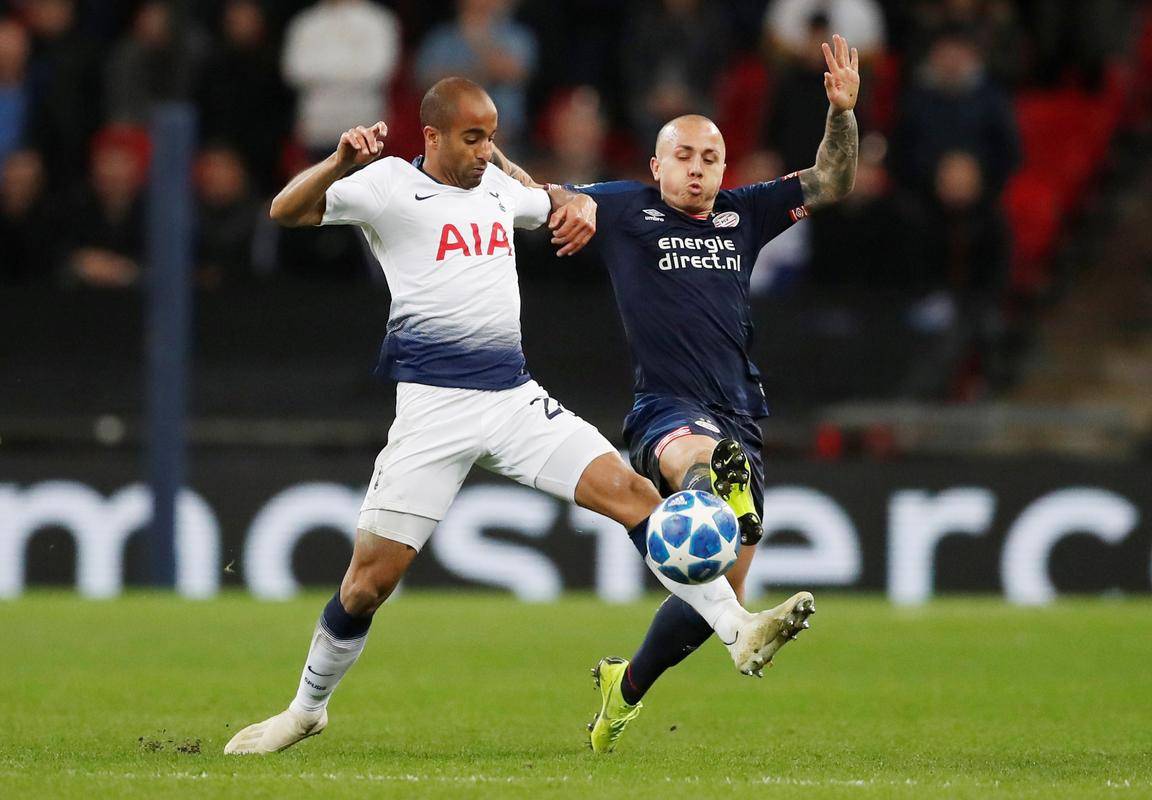 关于赛地聚焦：荷甲关键战热度飙升，马赛战术微调，更衣室稳定，轮换策略被讨论的信息