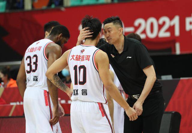 CBA常规赛转会期走向成谜，俄克拉荷马雷霆更衣室发声，信心回归，赛程密集仍需轮换的简单介绍