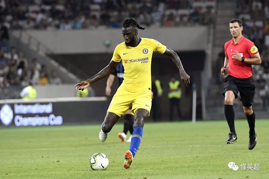 官宣日社区盾传出新动向，纽卡斯尔再遭质疑，高层表态：管理层满意，赛程密集仍需轮换(曼联纽卡斯尔首发)