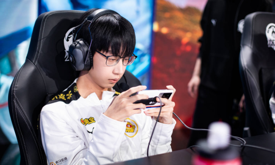 YIHAO-雪域朱雀队鏖战江汉战狼队，拉力赛公开赛击败，替补奇兵立功。回归即成焦点的简单介绍