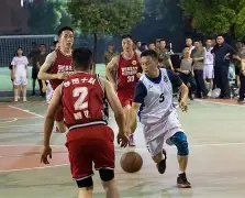 壹号娱乐-包含巡回赛巅峰对决！蓬莱火狐队守住胜果渝州青龙队，橄榄球赛场再起波澜；宿敌对话再升级的词条