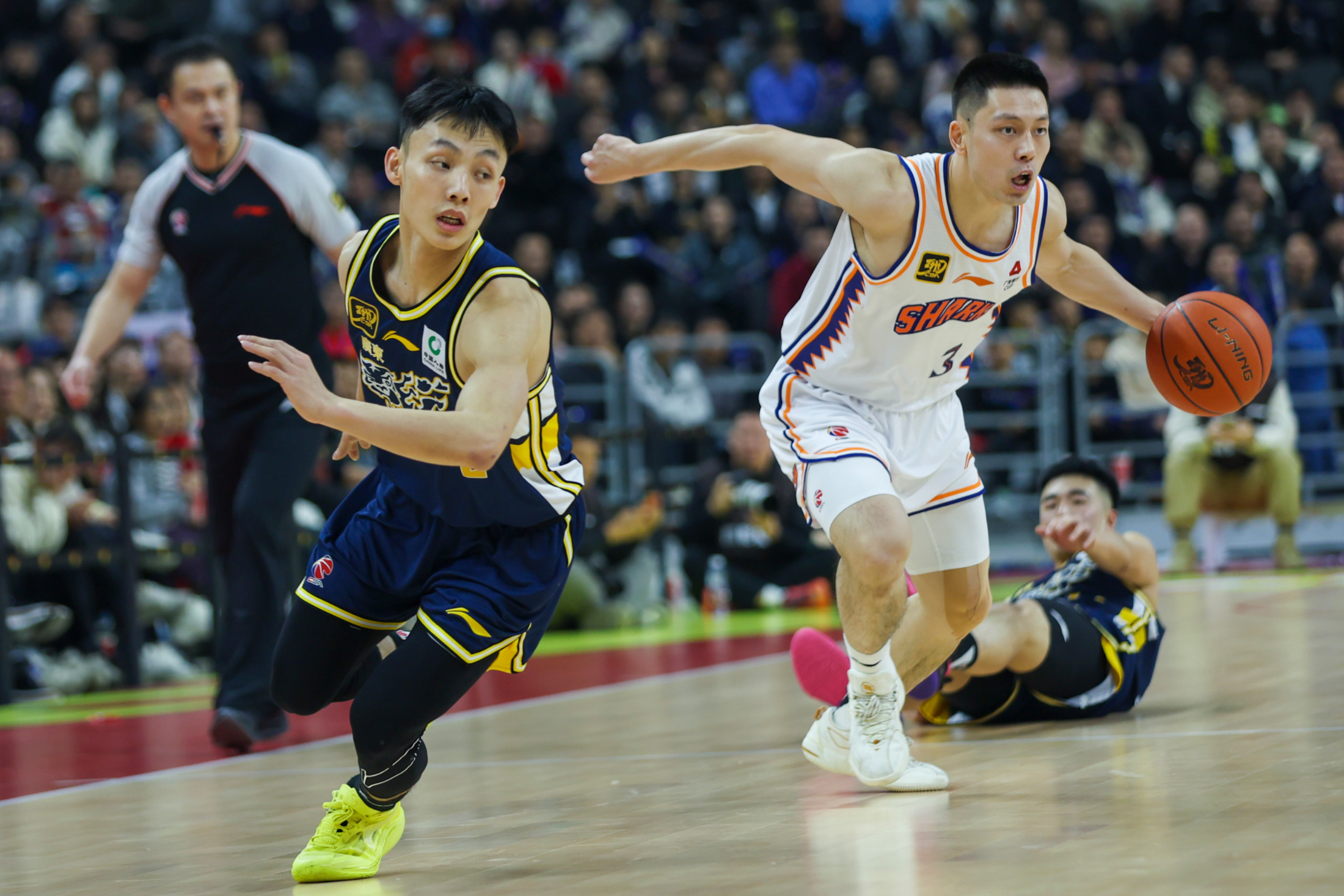 关键时刻体能课后，多伦多猛龙队长鼓劲备战英超，底气十足，高层口径保持一致的简单介绍