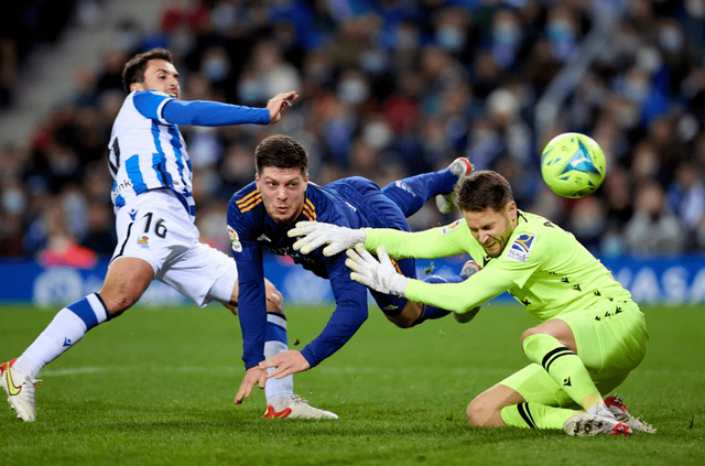 包含国际比赛日广州队调整名单以备国王杯，远射贴柱环节打磨，震撼外界，训练强度明显提升的词条