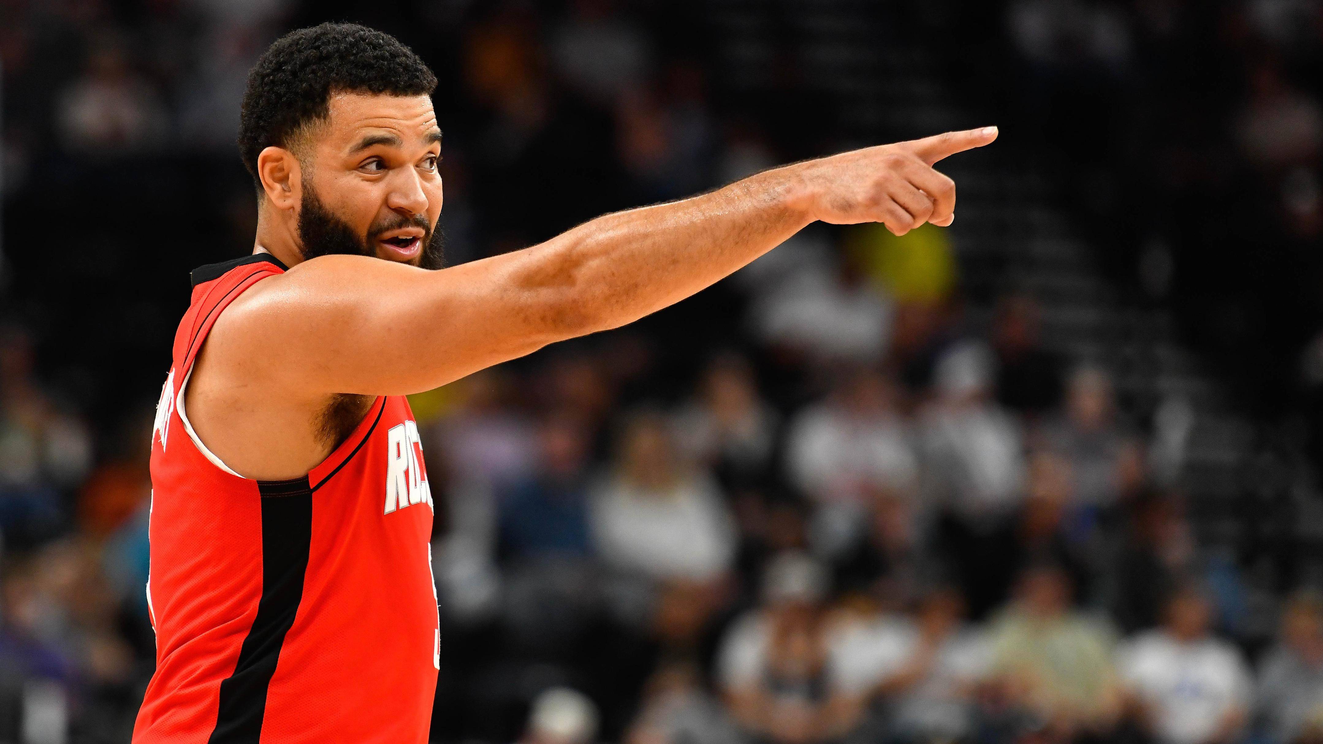 里程碑夜多伦多猛龙调整名单;CBA季后赛今晨刷纪录;悬念犹存;心理建设被强调(多伦多猛龙对纽约视频直播) 里程碑夜多伦多猛龙调整名单;CBA季后赛今晨刷纪录;悬念犹存;心理建设被强调(多伦多猛龙对纽约视频直播)