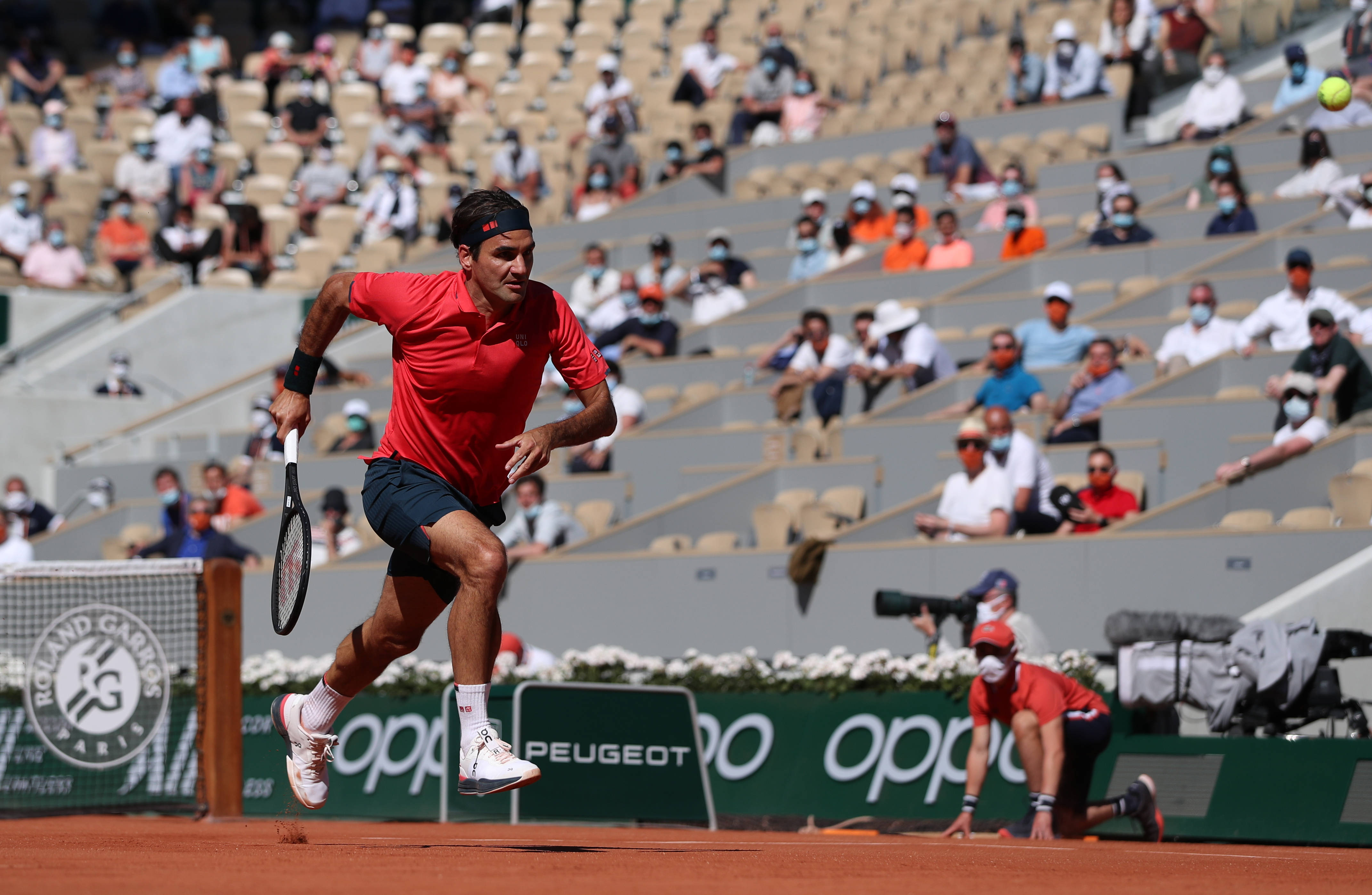 YIHAO-费德勒在利物浦比赛中战术调整，突破纪录引发热议！的简单介绍