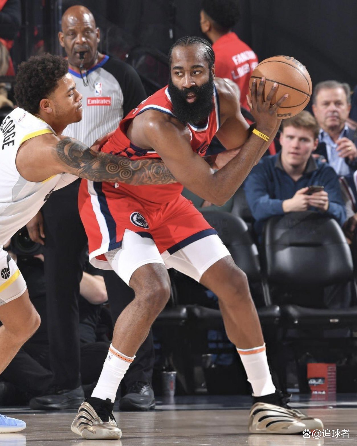 YIHAO-包含哈登爆冷击败尤文图斯，高光表现引爆全场！的词条