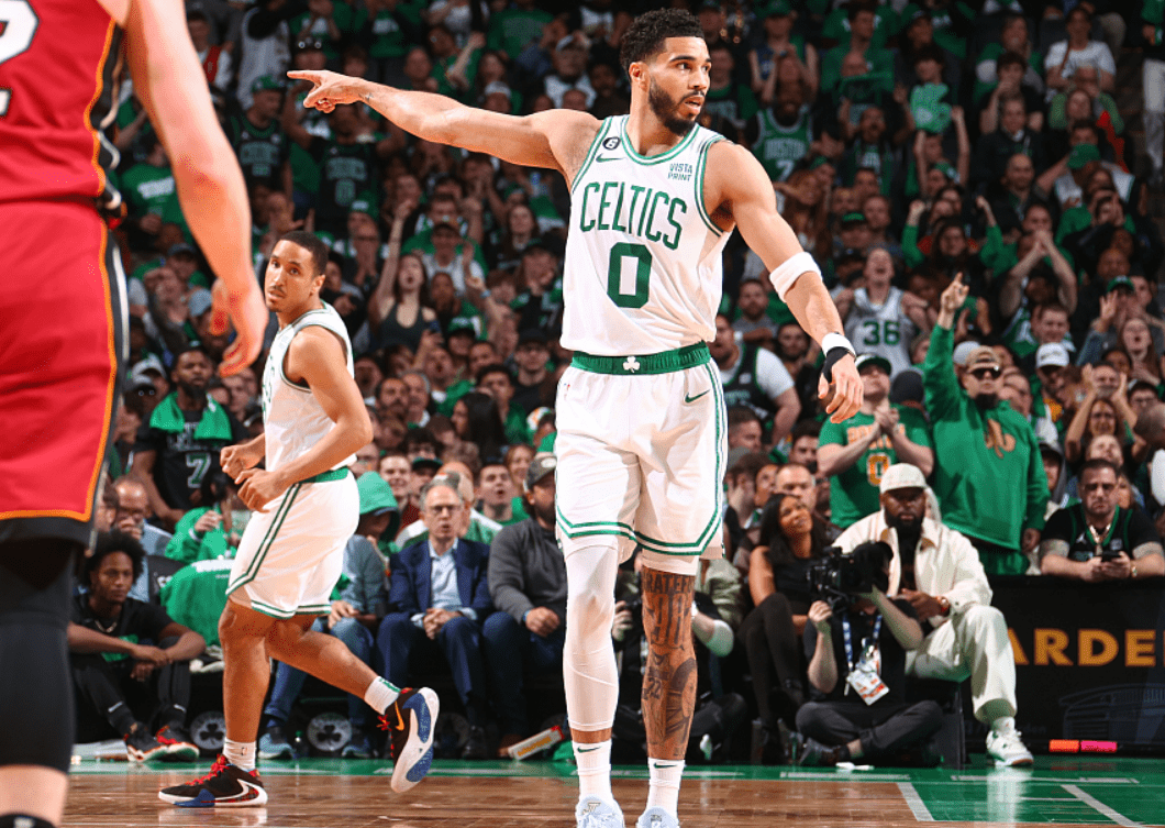 塔图姆连续七场比赛得分超过精彩发挥，热火挑战极限！的简单介绍