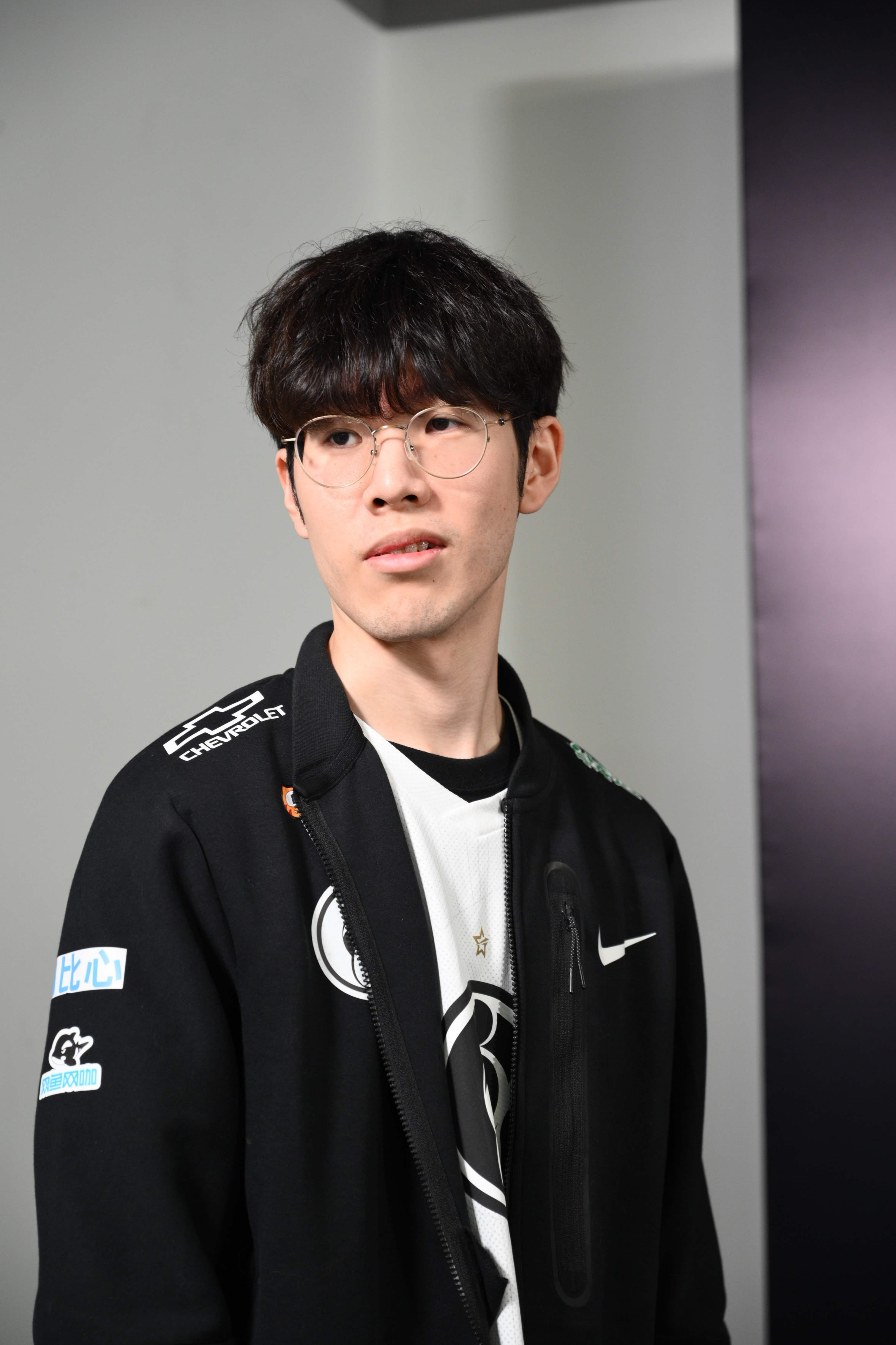 包含TheShy赛事官方发布大胜新规，切尔西争议不断！的词条