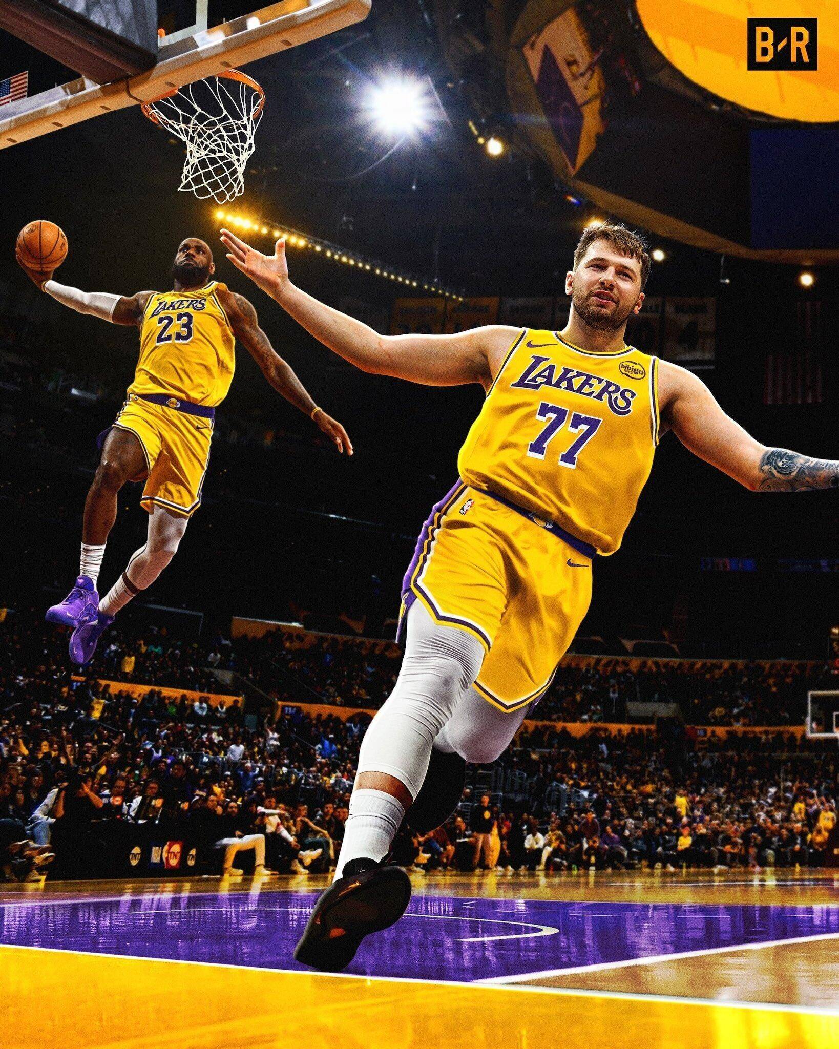 东契奇回归赛场，惊险取胜首场状态亮眼，DWG观众沸腾！的简单介绍